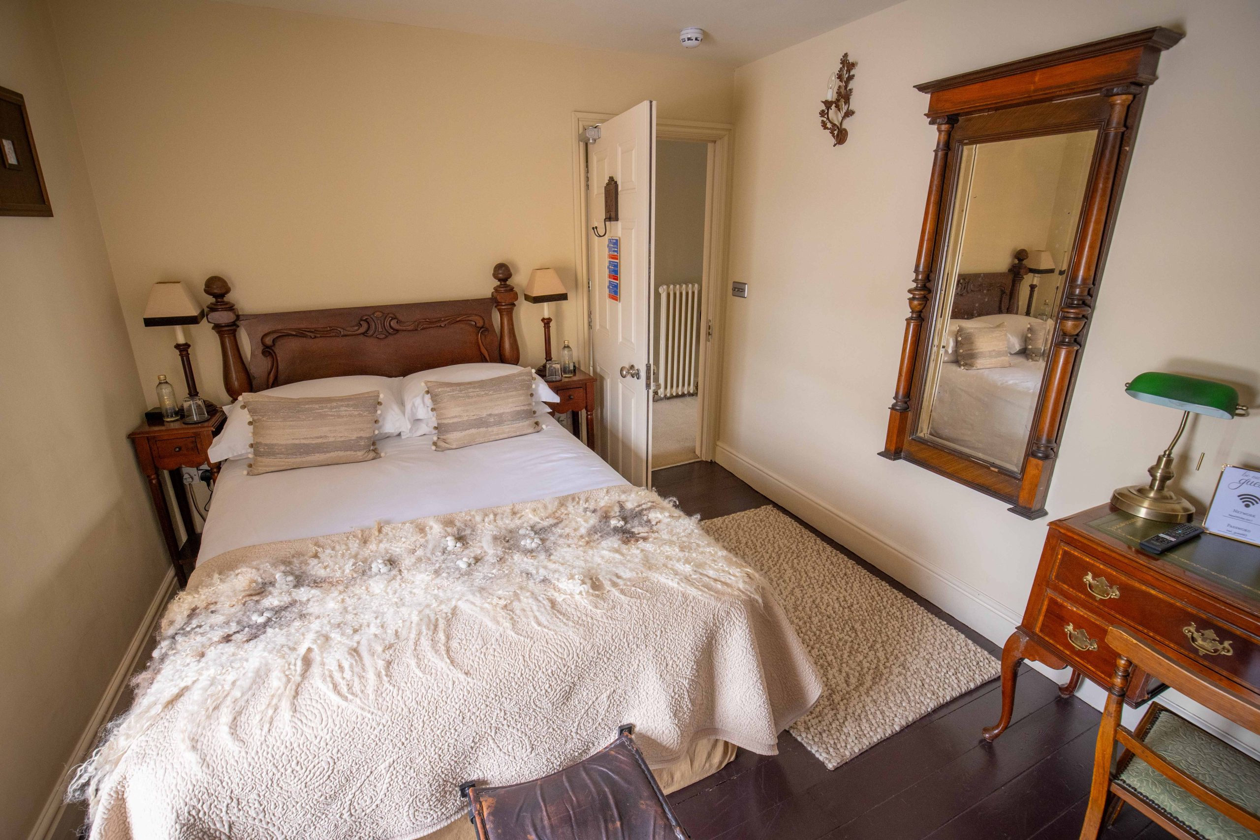 New White Lion small double room