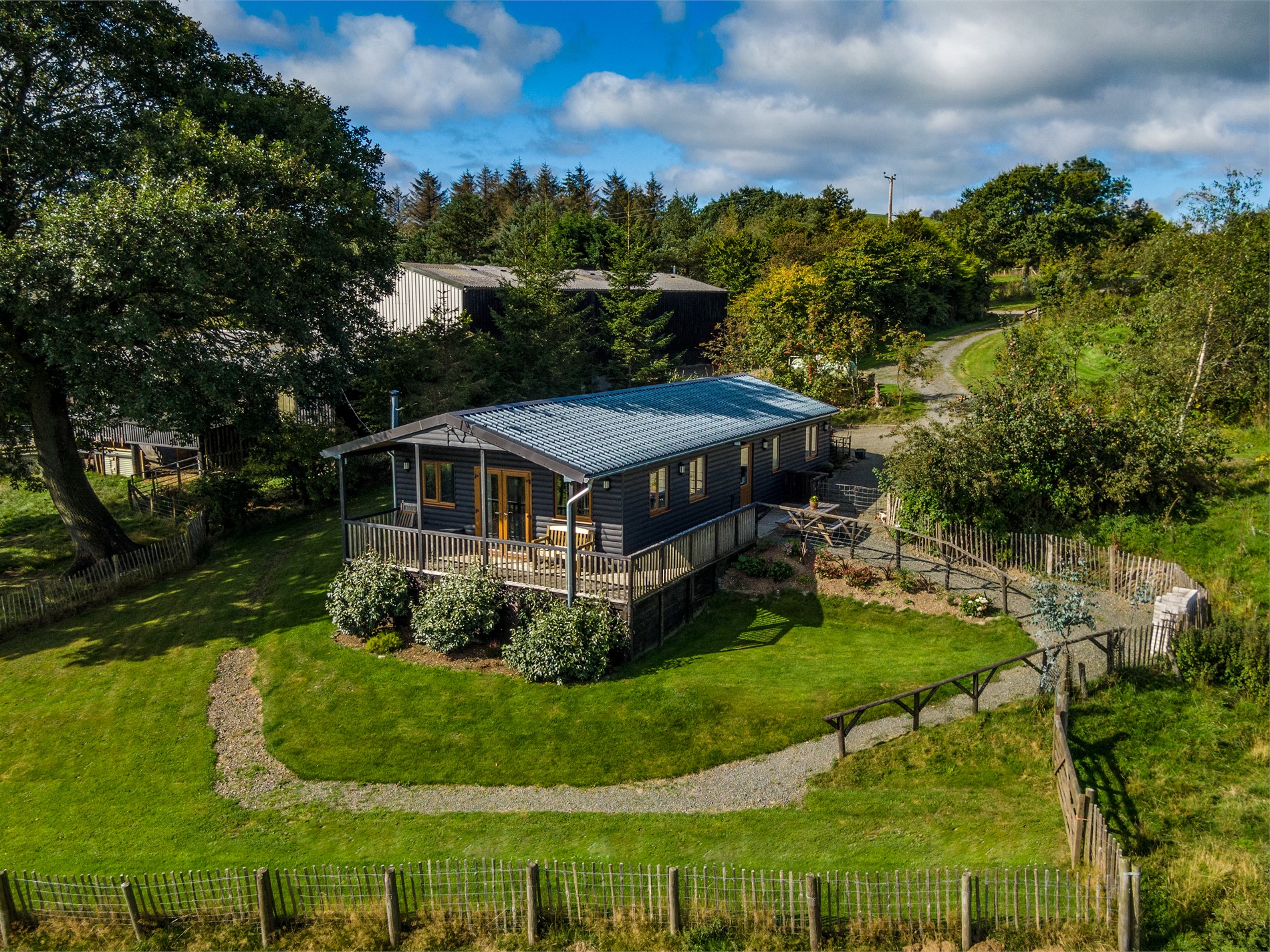 Luxury holiday lodge with private grounds in Bannau Brycheiniog (Brecon Beacons) National Park